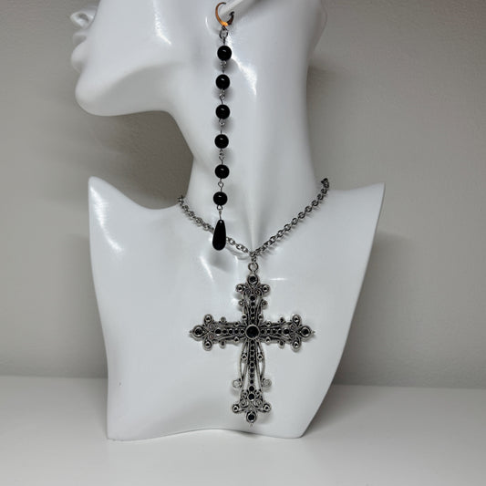 Colette Cross | black