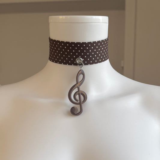 Music pendant choker