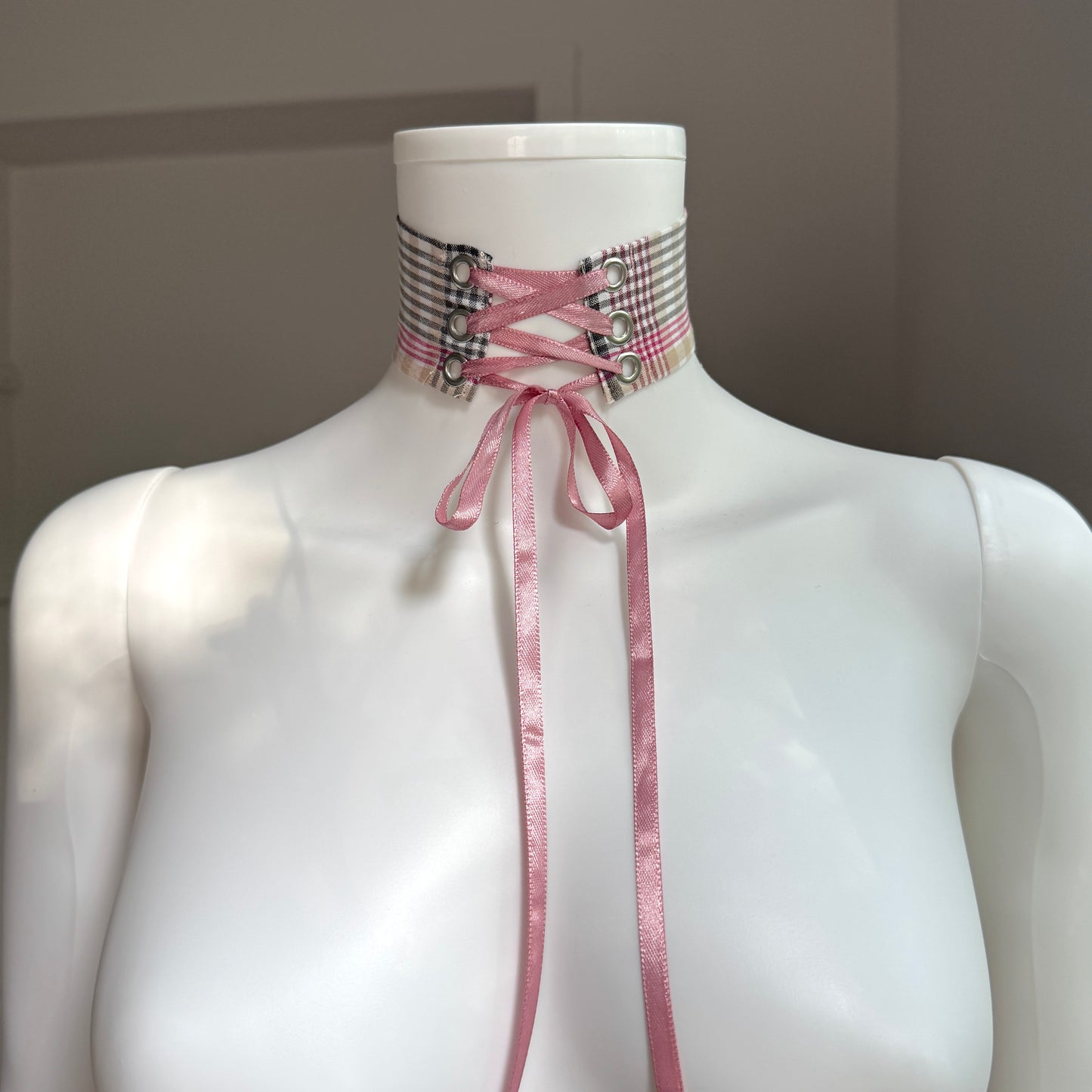 Plaid corset choker
