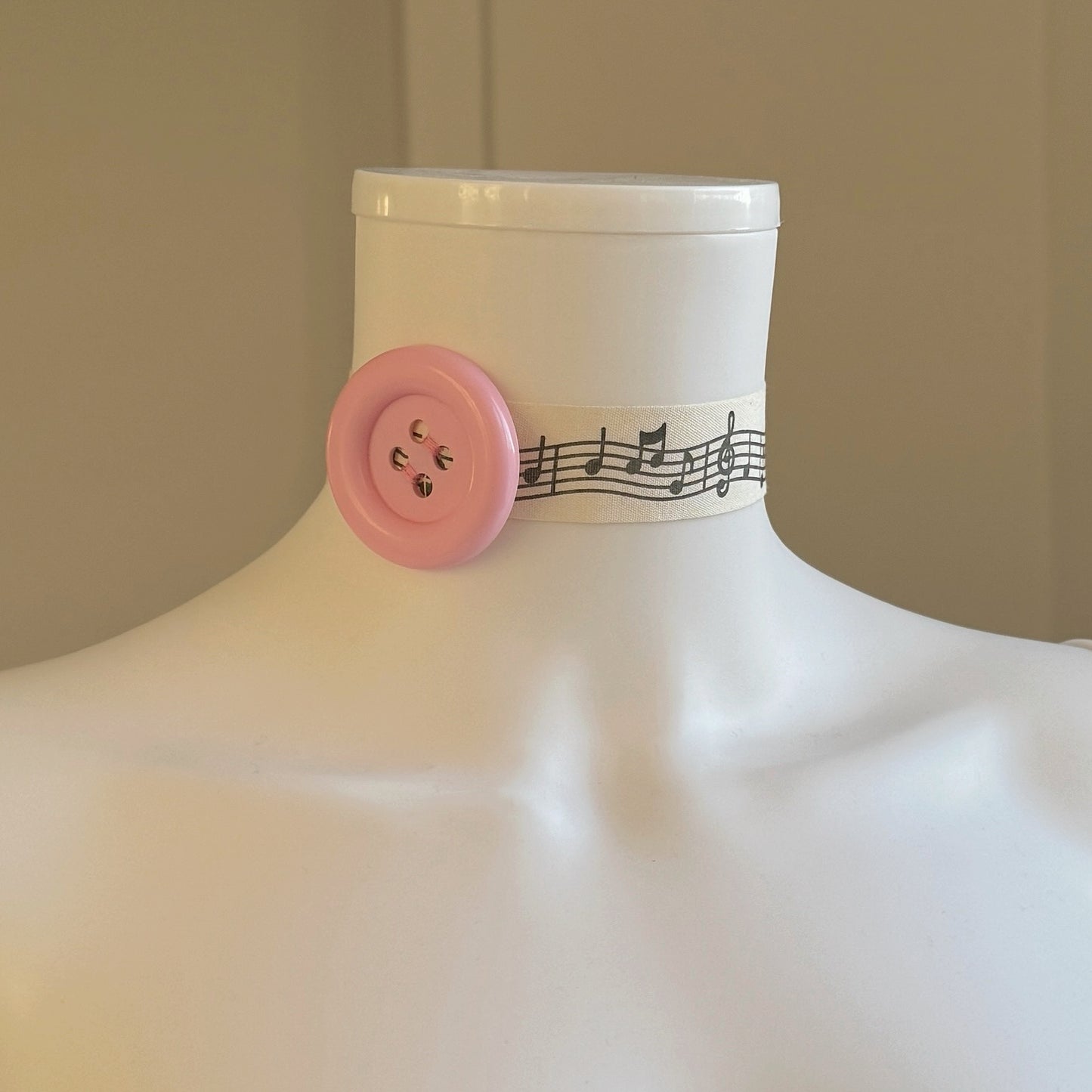 Music button choker